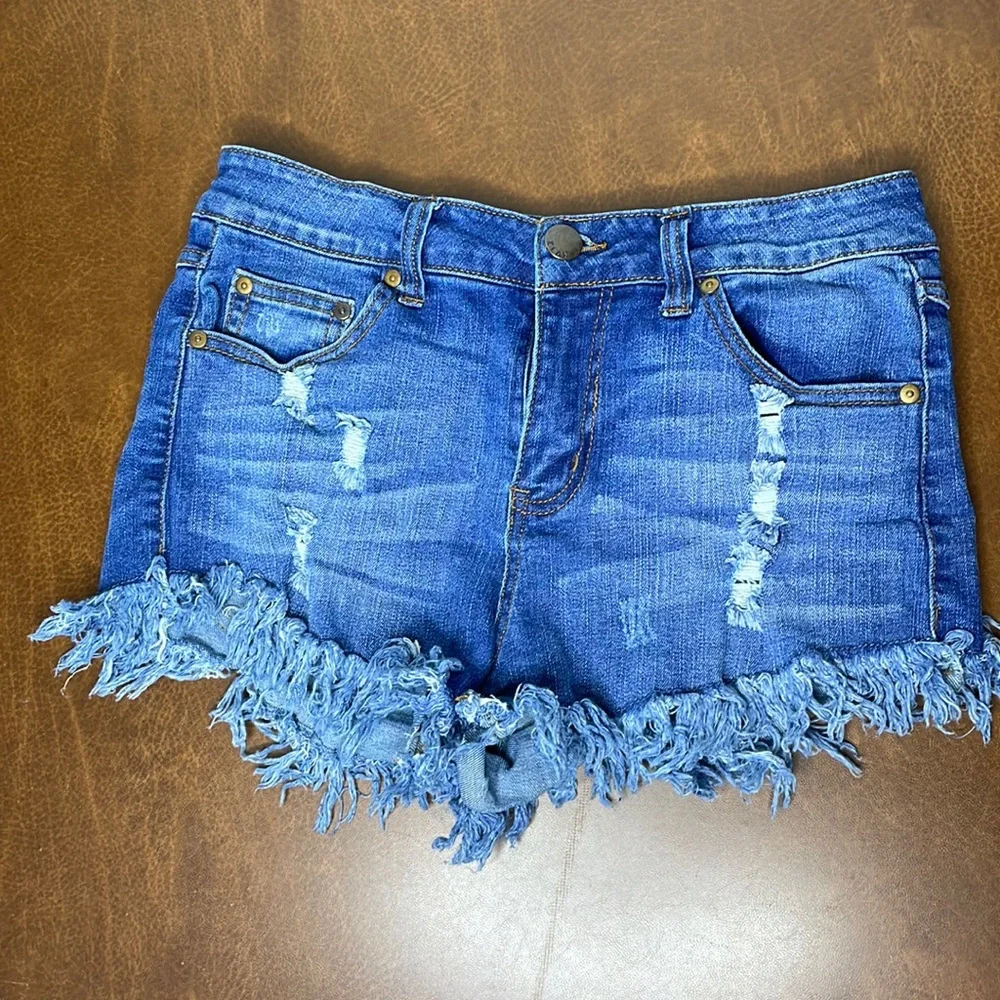 Womans shorts - Picture 1 of 5